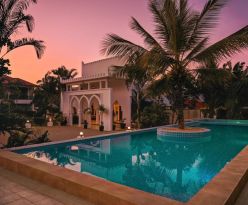 AHG HISIA NUNGWI EXPERIENCE HOTEL