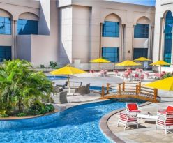 Pyramids Park Resort Cairo или подобен