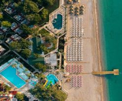 Pirates Beach Club