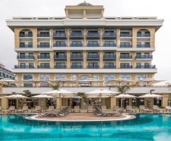 Serenity Queen Hotel Lux