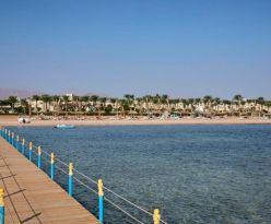 Coral Sea Water World Resort